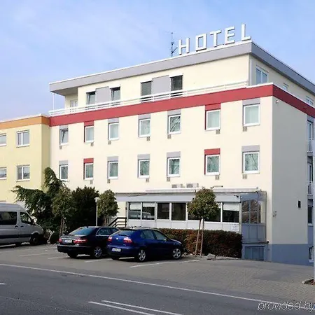 Gartenstadt Hotel 3*